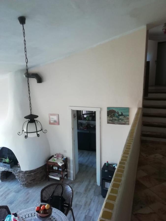 스틴티노 Sa Domo De Afra B&B 외부 사진