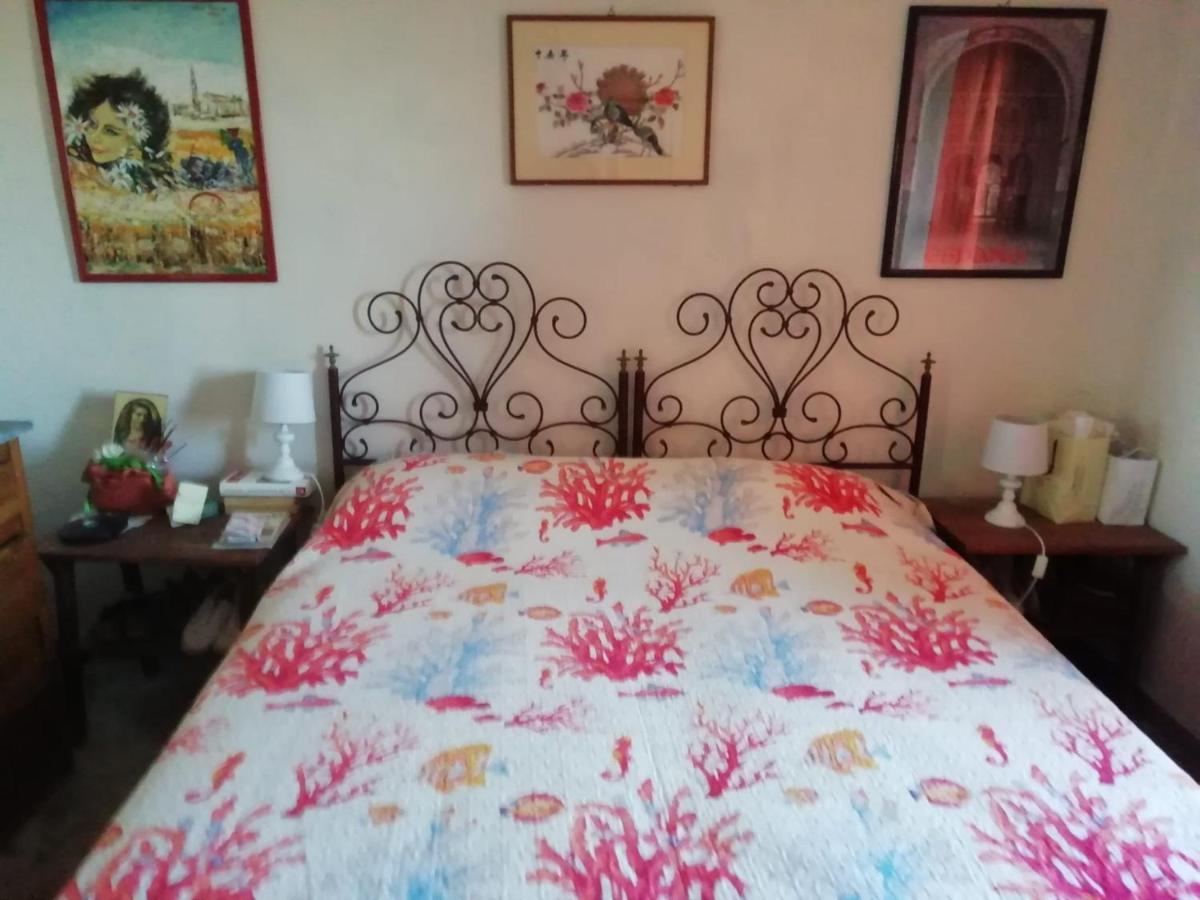스틴티노 Sa Domo De Afra B&B 외부 사진