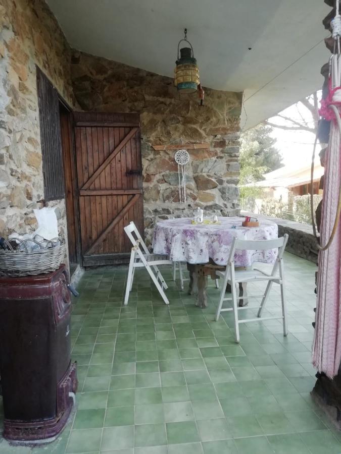스틴티노 Sa Domo De Afra B&B 외부 사진